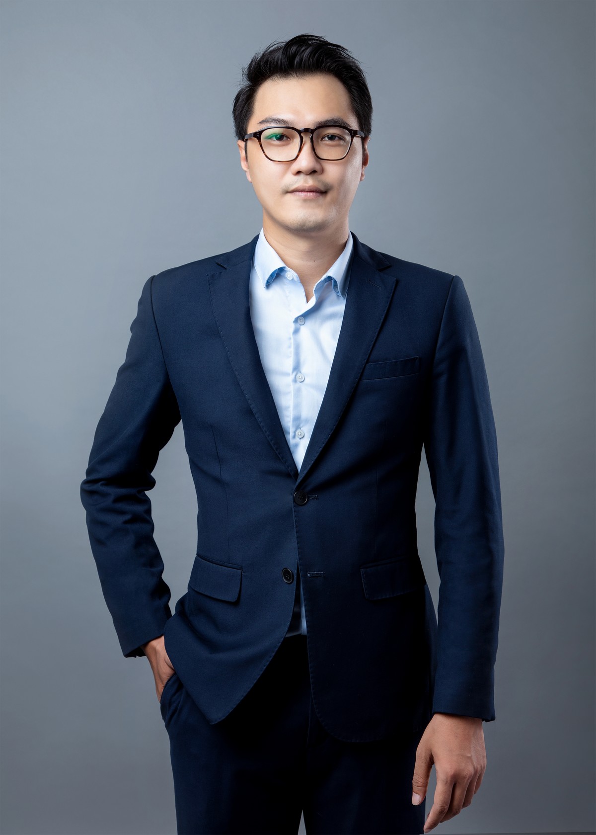 Mr. NGUYỄN HIỀN